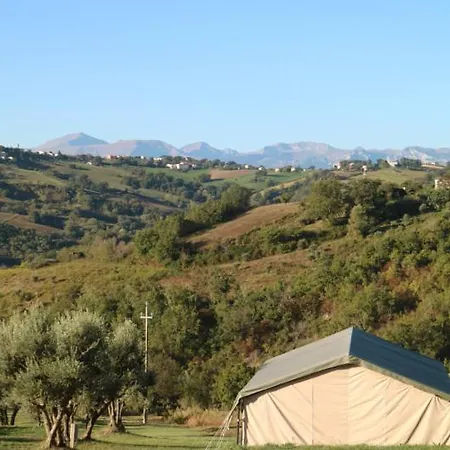 Camping44 *